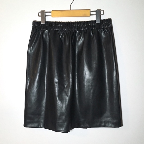 Black Faux Leather Skater Skirt Pockets Joe Fresh NWOT Vegan Friendly - Picture 7 of 8